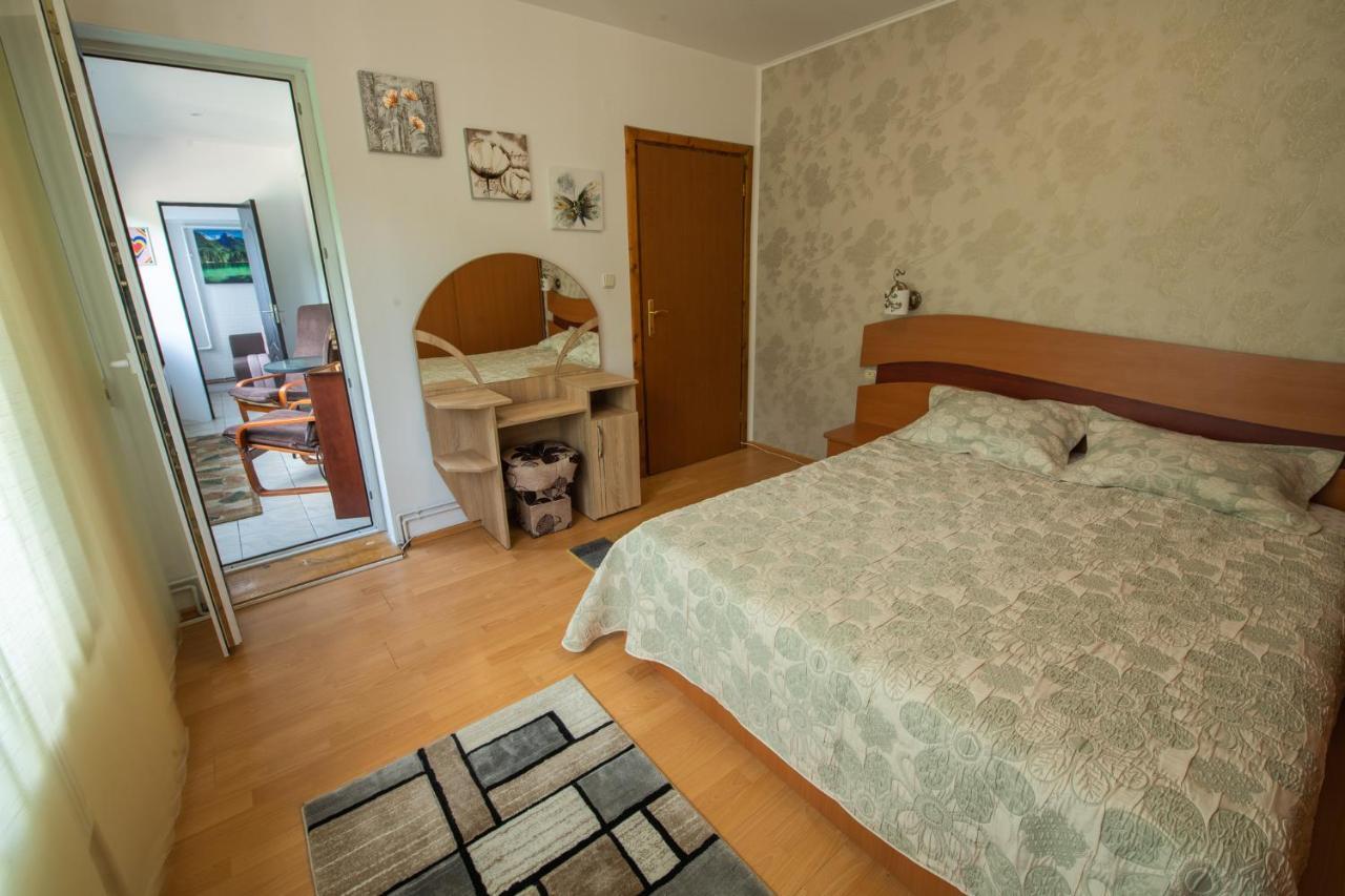 סינאיה Monik Apartament מראה חיצוני תמונה